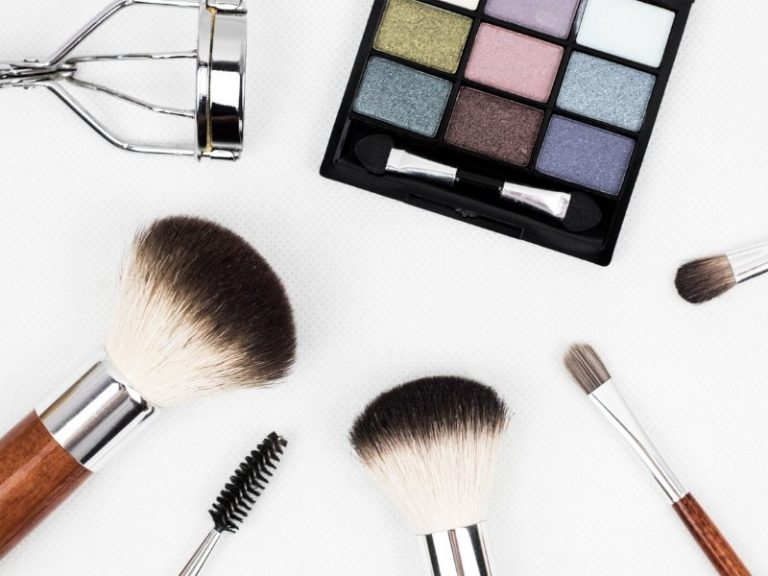 Gorgeous Makeup Looks For New Years Eve - Ellis James Designs