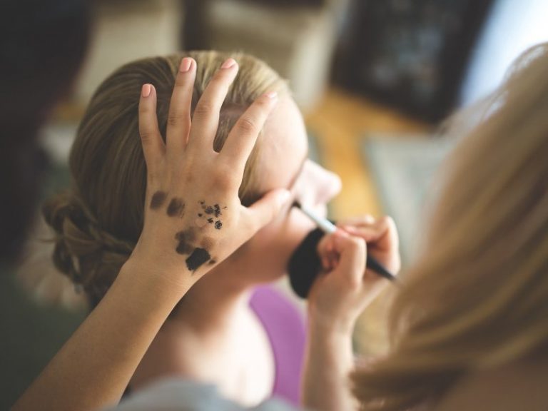 Best Gifts for Makeup Artists - Ellis James Designs