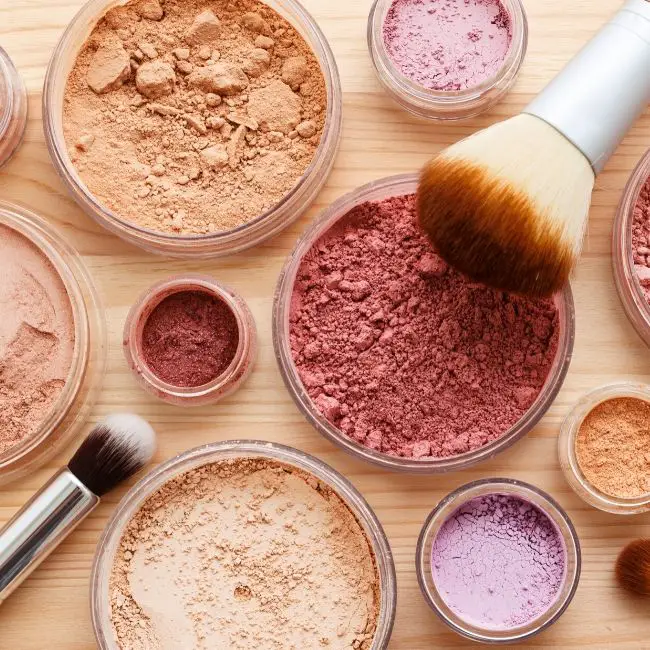 powder makeup in lugagge or carry on