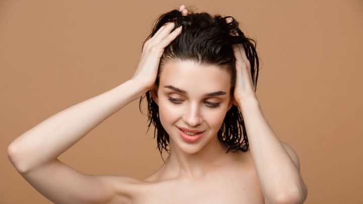 Do You Put Toner On Wet Or Dry Hair – Read Before You Tone!
