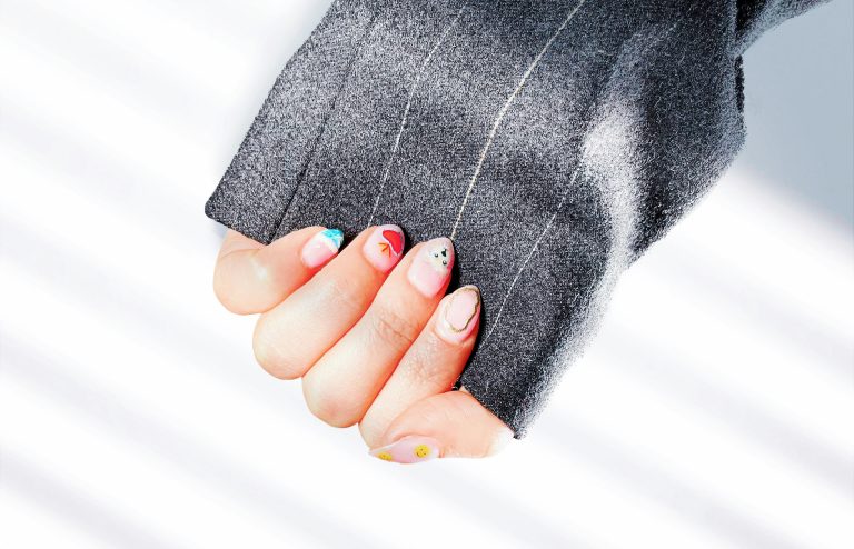 Travel nail design