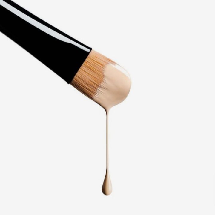 Glow On The Go: Master Your Travel Beauty Routine