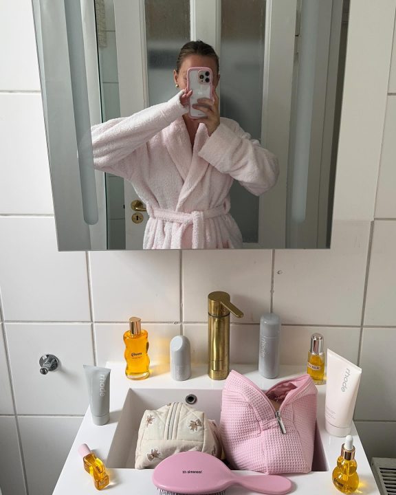 Bedtime Beauty: Here’s An Effective Skincare Night Routine