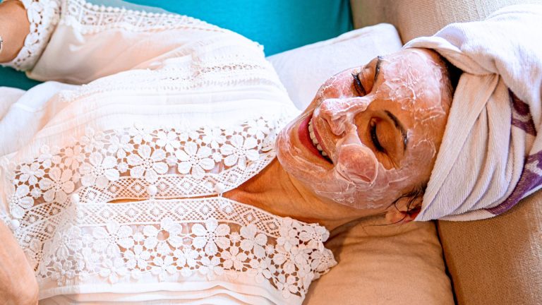 Bedtime Beauty: Here’s An Effective Skincare Night Routine