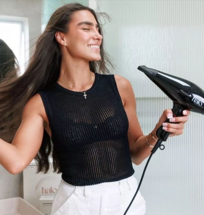 How To Choose The Best Travel Hair Dryer + Top 5 Picks