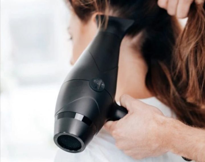 How To Choose The Best Travel Hair Dryer + Top 5 Picks