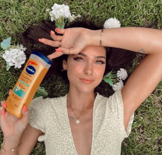 Skincare For Hot Weather Holidays – Essential Tips