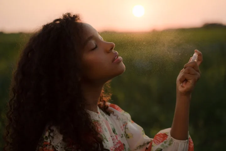 Scents Of The Seasons: How To Match Your Perfume With Your Wardrobe Like A Pro