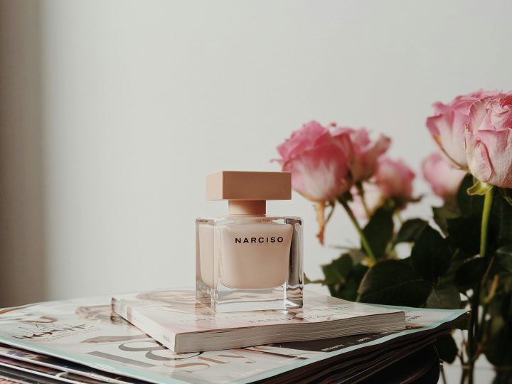 Scents Of The Seasons: How To Match Your Perfume With Your Wardrobe Like A Pro