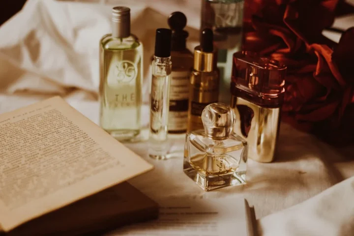 Scents Of The Seasons: How To Match Your Perfume With Your Wardrobe Like A Pro